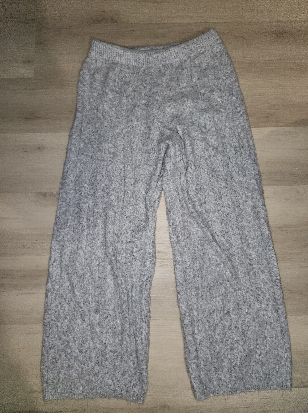 Abercrombie & Fitch Heather Gray Cable Knit Wide-Leg Joggers